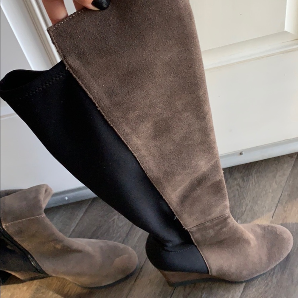 Boots - Picture 2 of 5